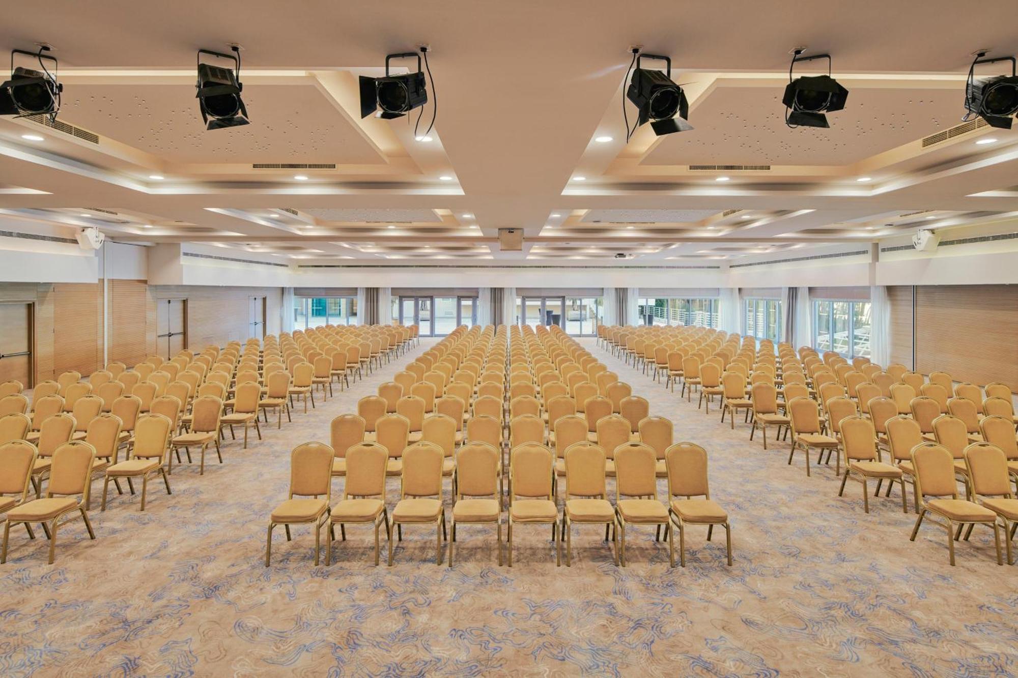เลอ เมริเดียน ลาฟ สปลิต Hotel โปดสตรานา ภายนอก รูปภาพ