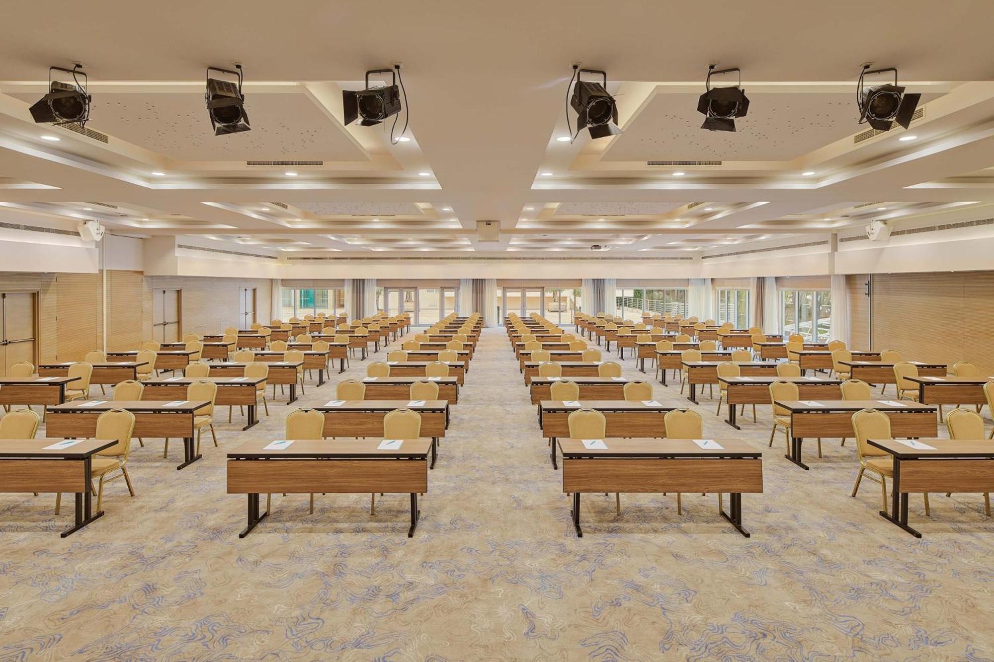 เลอ เมริเดียน ลาฟ สปลิต Hotel โปดสตรานา ภายนอก รูปภาพ